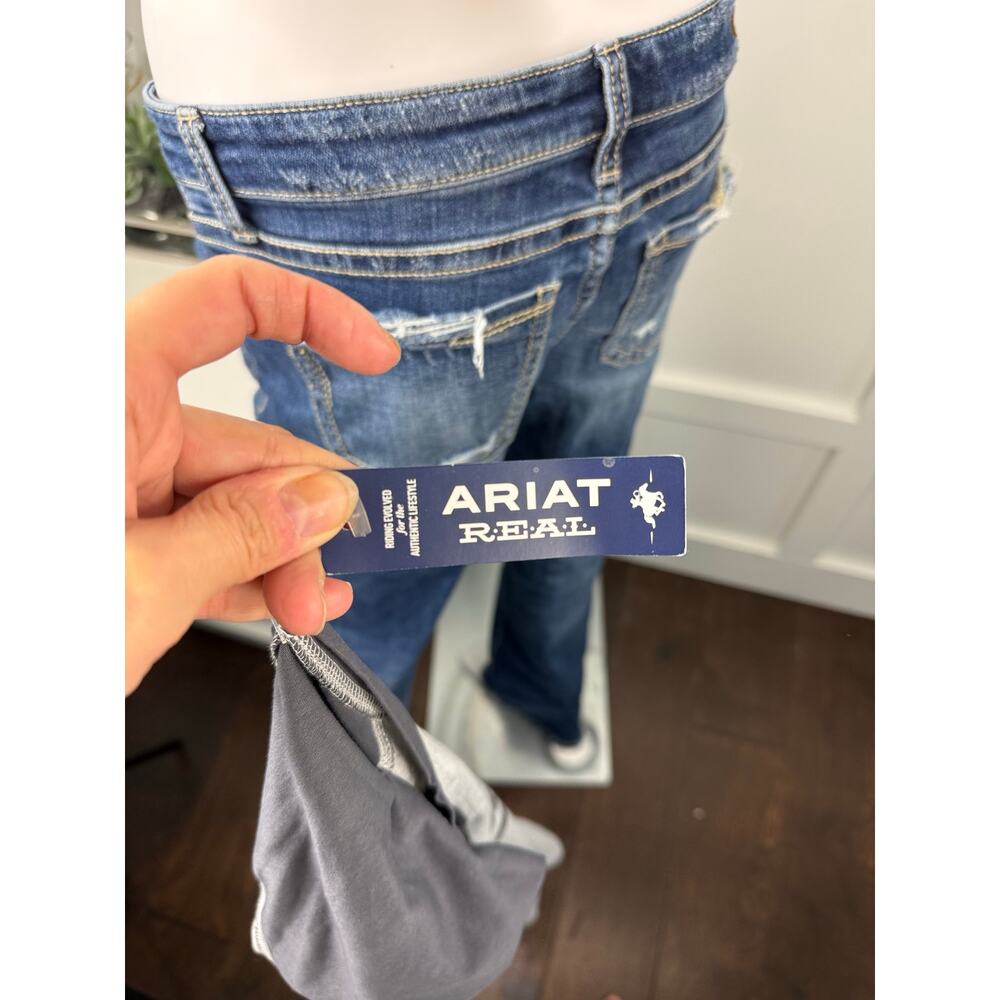 Cute NWTs Ariat Top Size S - Picture 5 of 6